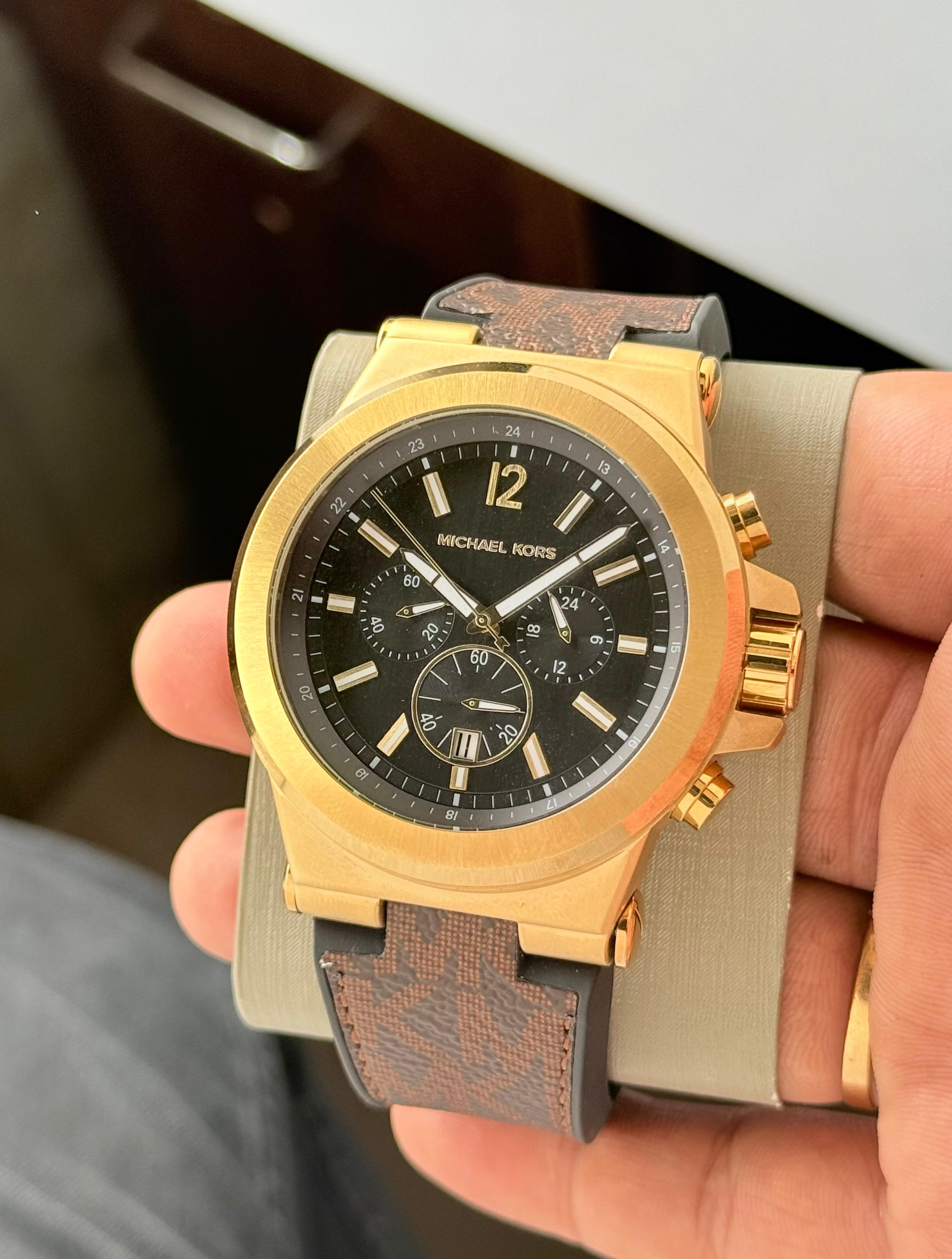 MICHAEL KORS DYLAN – BLACK & GOLD BEAST MODE