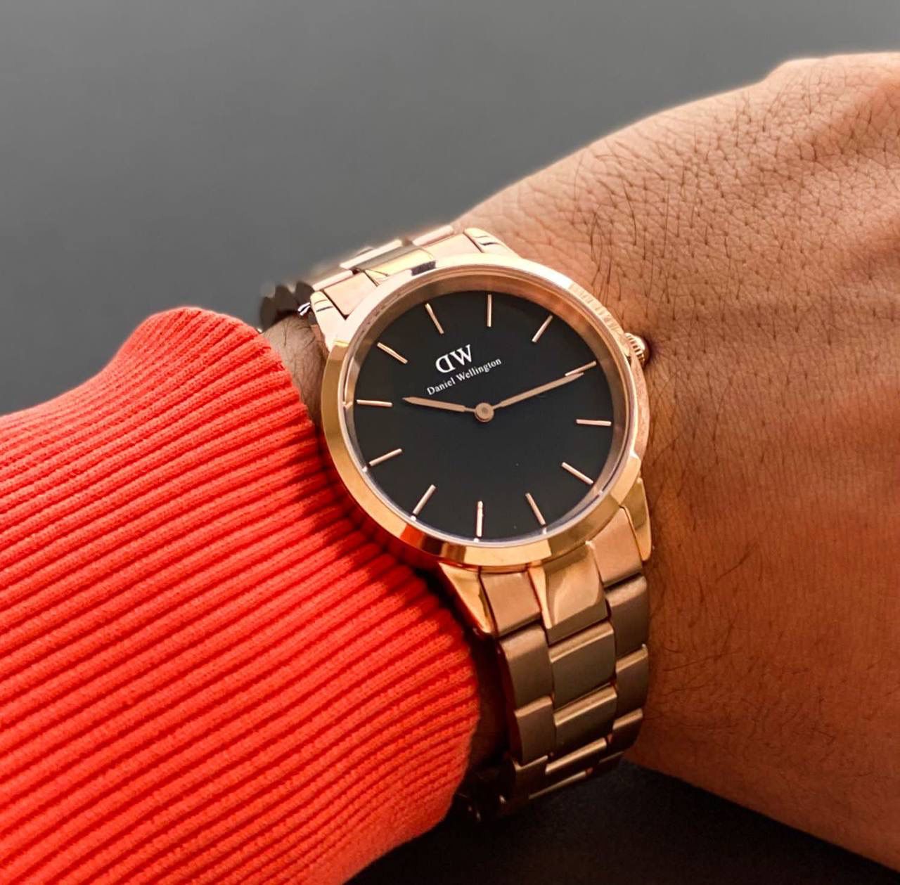 Daniel Wellington  For Mens  Mens : 40'mm  Model No : DW00100448