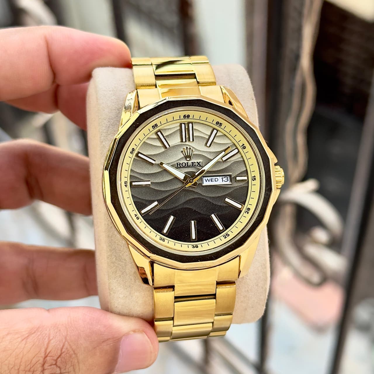 ROLEX DAY-DATE – ROYAL GOLD SIGNATURE EDITION
