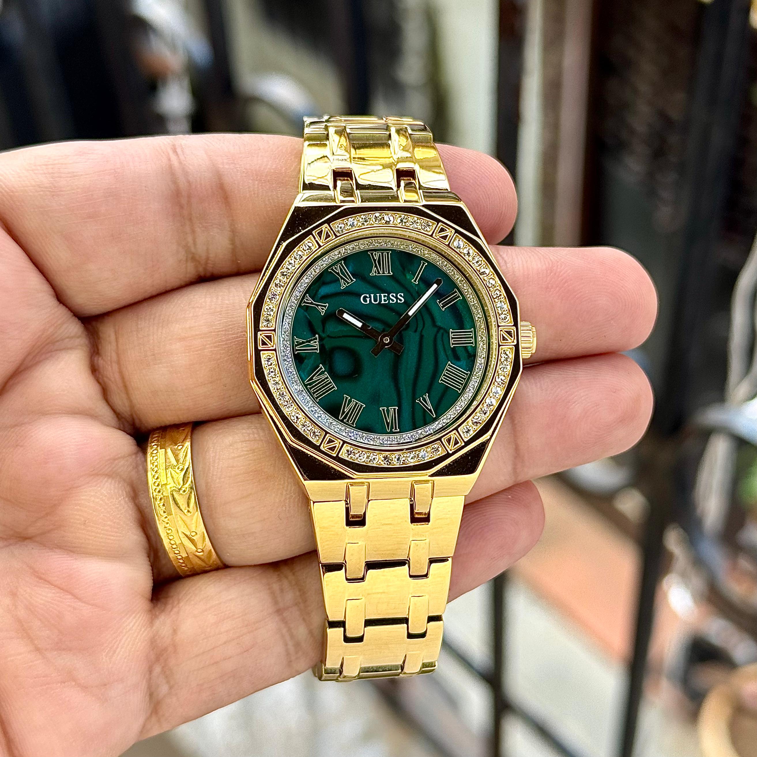 GUESS DESIRE ANALOG – LUXURY STYLE WITH EMERALD ELEGANCE